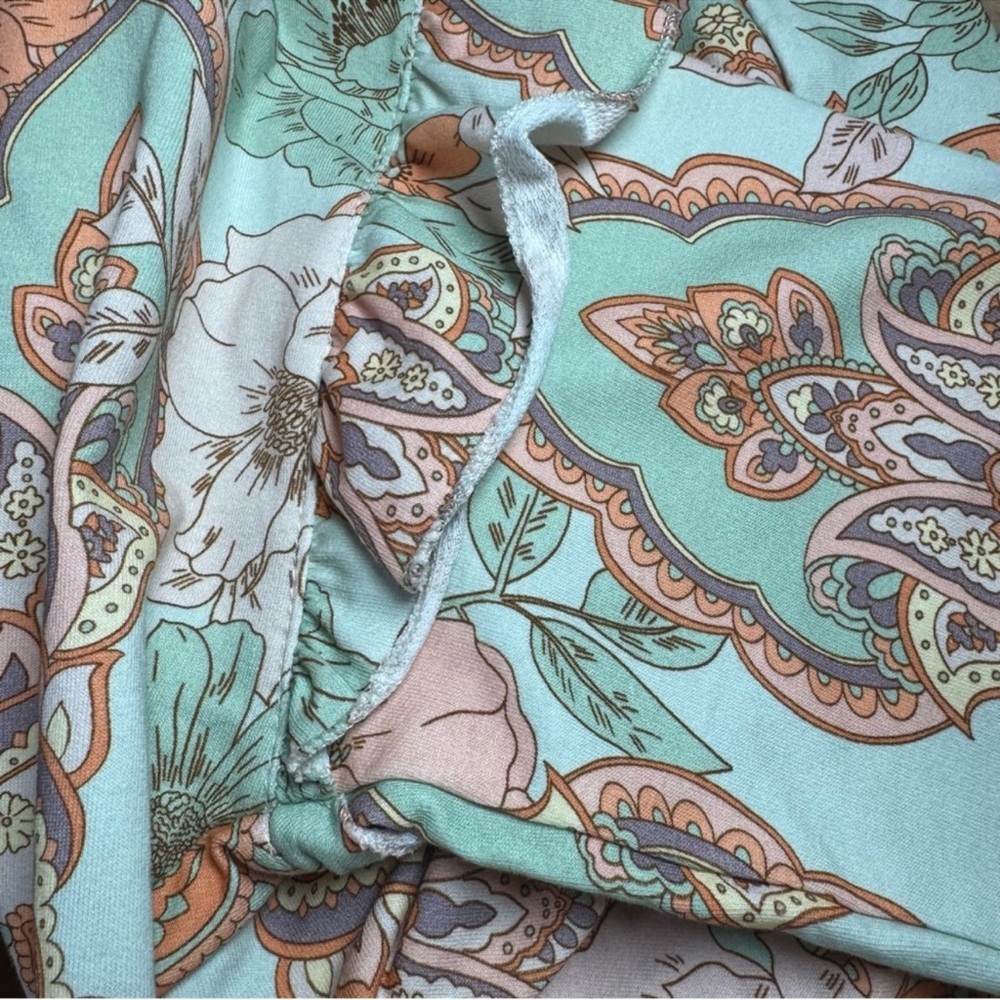 Astrid Made In Italy Floral Paisley Print Boho Top - Picture 5 of 6